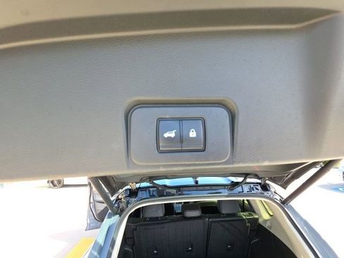 Used 2023 Nissan Rogue SL image 28