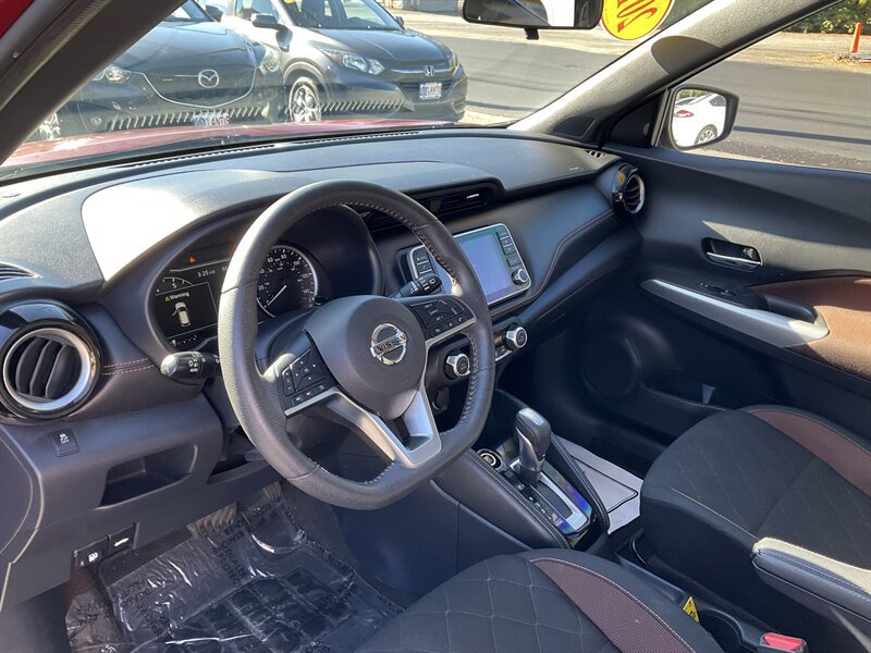 Used 2019 Nissan Kicks SR FWD image 17