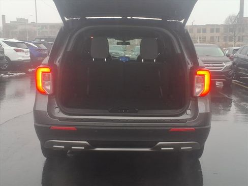 Certified 2022 Ford Explorer XLT w/ Equipment Group 202A image 7