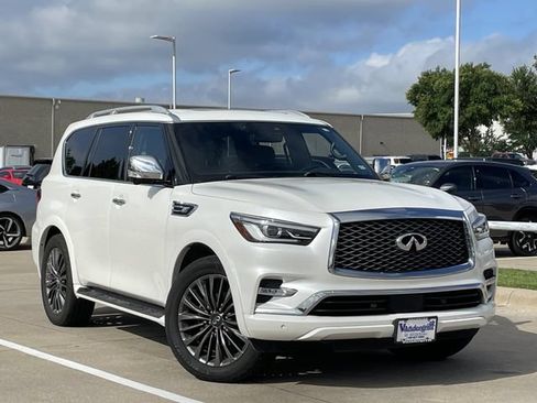 Used 2022 INFINITI QX80 Sensory w/ Cargo Package RWD image 2