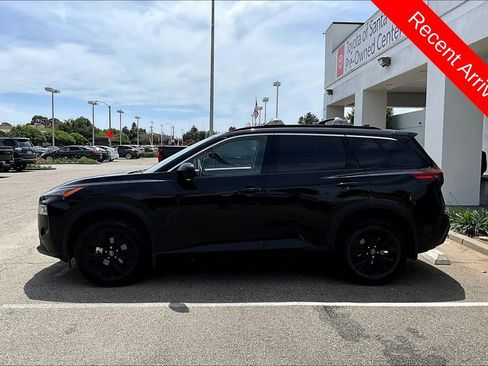 Used 2023 Nissan Rogue SV w/ SV Premium B Package image 7