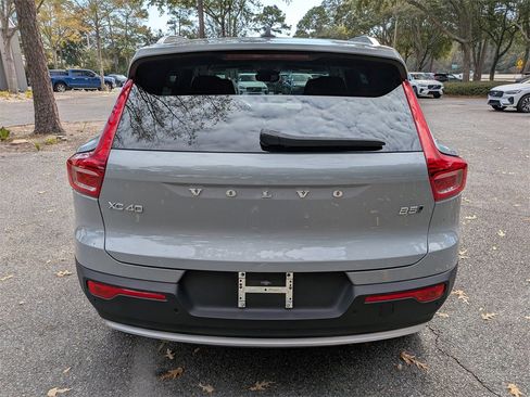 Certified 2025 Volvo XC40 B5 Plus image 5