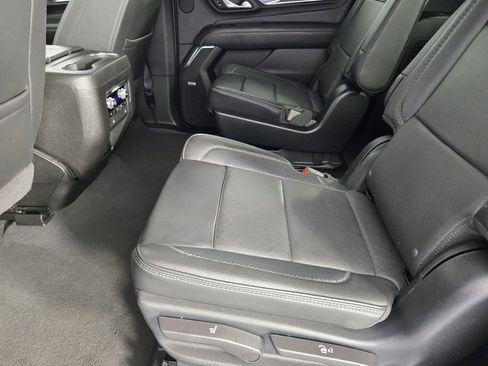Used 2023 GMC Yukon XL Denali RWD image 33