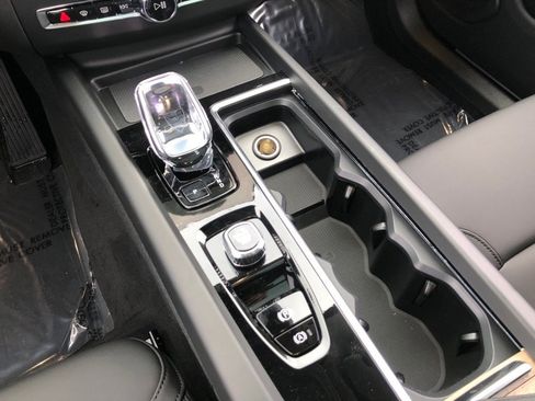 New 2026 Volvo XC60 B5 Plus w/ Protection Package Premier image 29