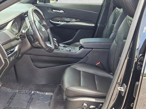 Used 2019 Cadillac XT4 Sport w/ Cold Weather Package FWD image 15