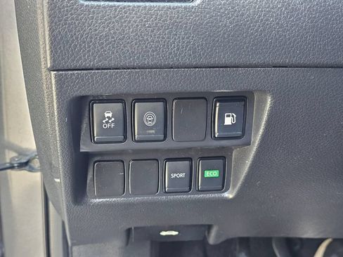 Used 2019 Nissan Rogue S FWD image 31