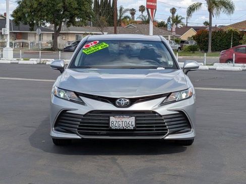 Used 2022 Toyota Camry LE w/ Convenience Package image 2
