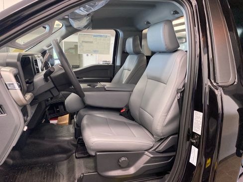 New 2026 Ford F550 4x4 Regular Cab Super Duty image 11