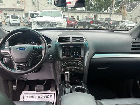 Used 2016 Ford Explorer XLT w/ Equipment Group 202A AWD/4WD image 12
