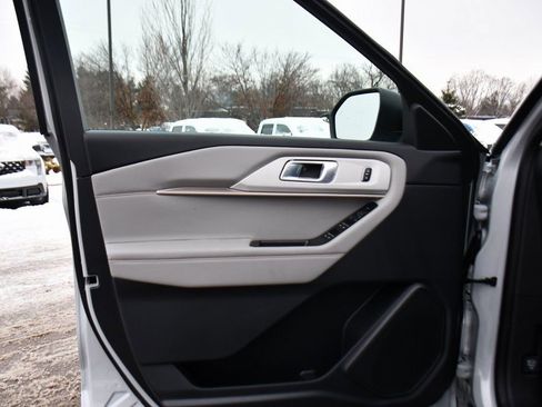 Used 2026 Ford Explorer Active w/ Active Comfort Package image 23