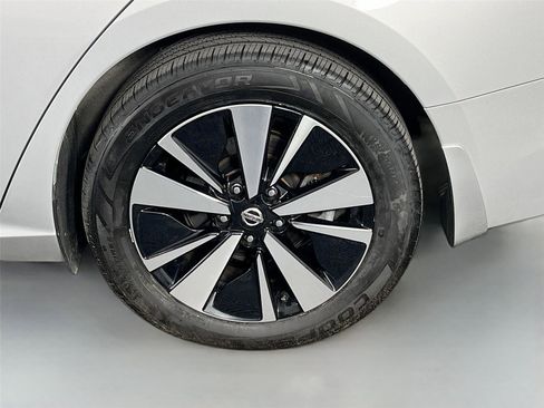 Used 2022 Nissan Altima 2.5 SV w/ SV Premium Package FWD image 30