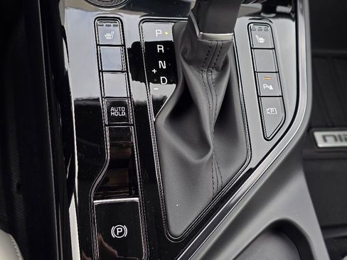 New 2025 Kia Niro EX image 21