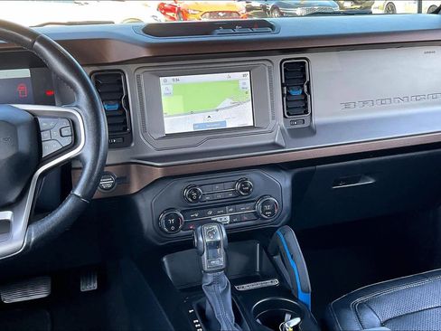Used 2021 Ford Bronco Outer Banks image 7