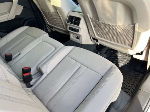 Used 2023 Audi Q5 e Premium Plus image 29