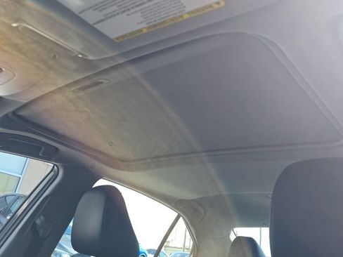 Used 2019 Toyota Camry SE FWD image 18