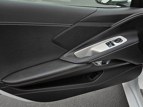 Used 2022 Chevrolet Corvette Stingray Coupe w/ 1LT image 9