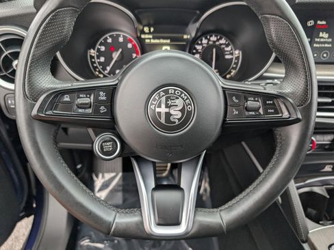 Used 2022 Alfa Romeo Stelvio Ti image 36