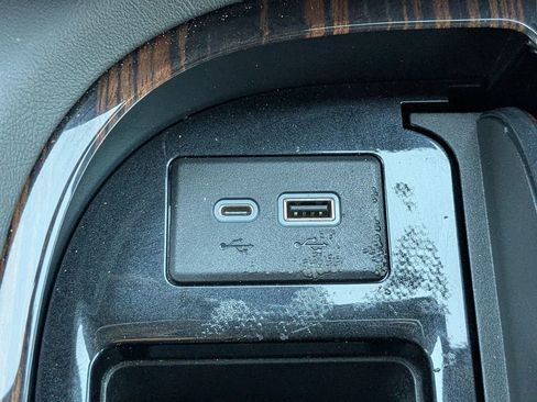 Used 2023 Cadillac Escalade ESV Premium Luxury image 27