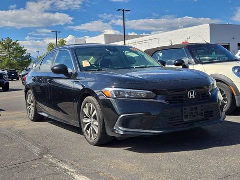 Used 2022 Honda Civic EX image 3