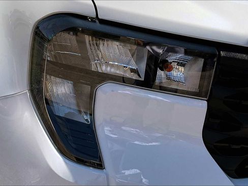 New 2025 Ford Maverick XLT image 13