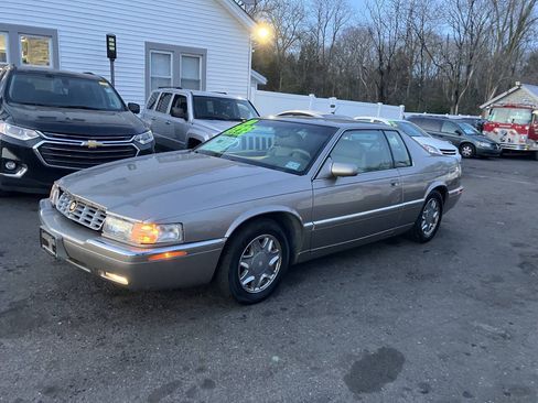 Used 2000 Cadillac Eldorado ESC w/ Comfort/Convenience Pkg FWD image 3