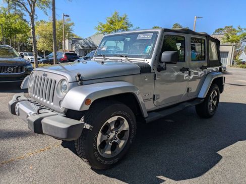 Used 2017 Jeep Wrangler Unlimited Sahara w/ Max Tow Package image 8