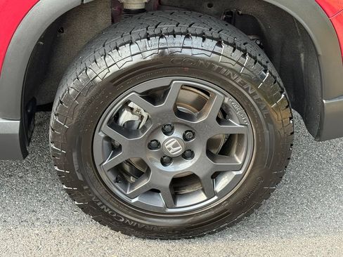 Used 2025 Honda Pilot TrailSport image 13