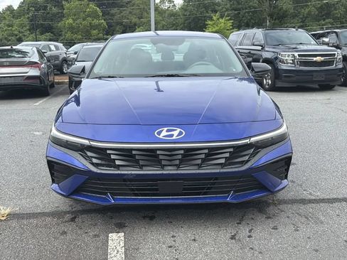New 2026 Hyundai Elantra SEL Sport Premium FWD image 2