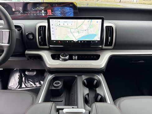 New 2025 Ford Expedition Max Active image 11