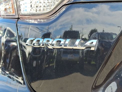 Used 2023 Toyota Corolla LE FWD image 32