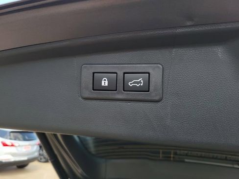 Used 2025 Subaru Outback Limited AWD/4WD image 12