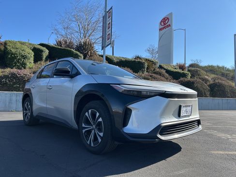 Used 2023 Toyota bZ4X XLE image 1