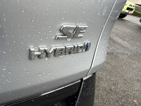 Used 2023 Toyota RAV4 SE image 9