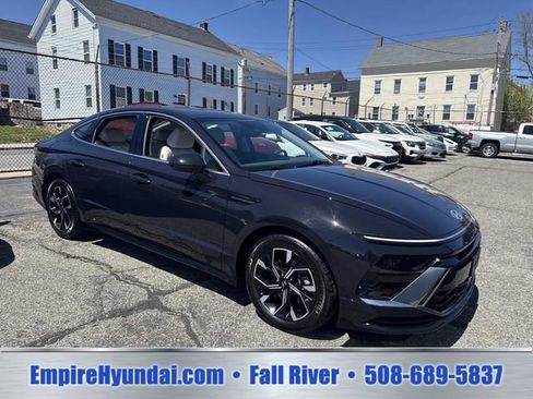 Used 2024 Hyundai Sonata SEL AWD/4WD image 2