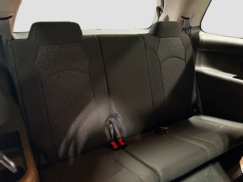 Used 2015 GMC Acadia SLE AWD/4WD image 23