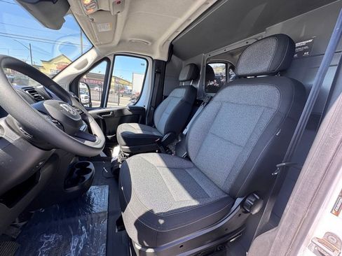 Used 2025 RAM ProMaster 2500 w/ Convenience Group FWD image 17
