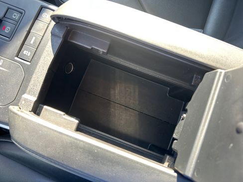 Used 2022 Toyota Highlander XLE image 25