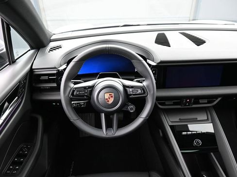 New 2026 Porsche Macan 4 Electric AWD/4WD image 18