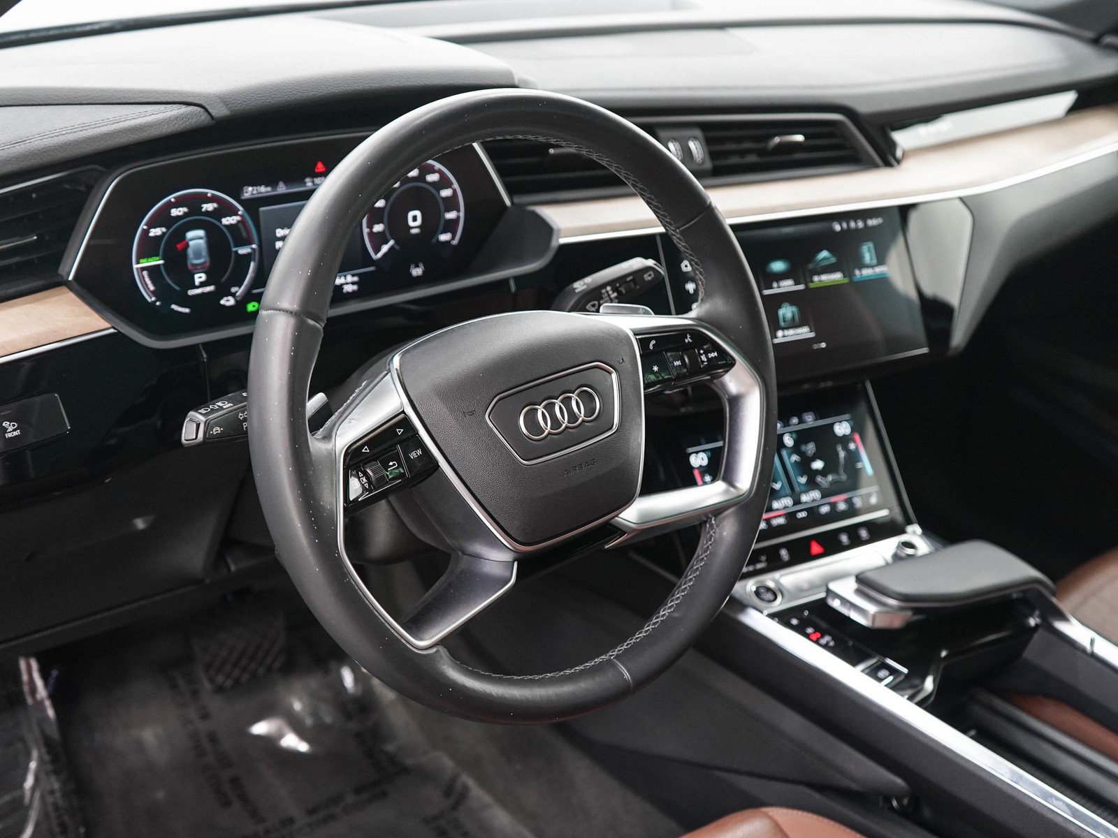 Used 2024 Audi Q8 e-tron Premium Plus AWD/4WD image 21