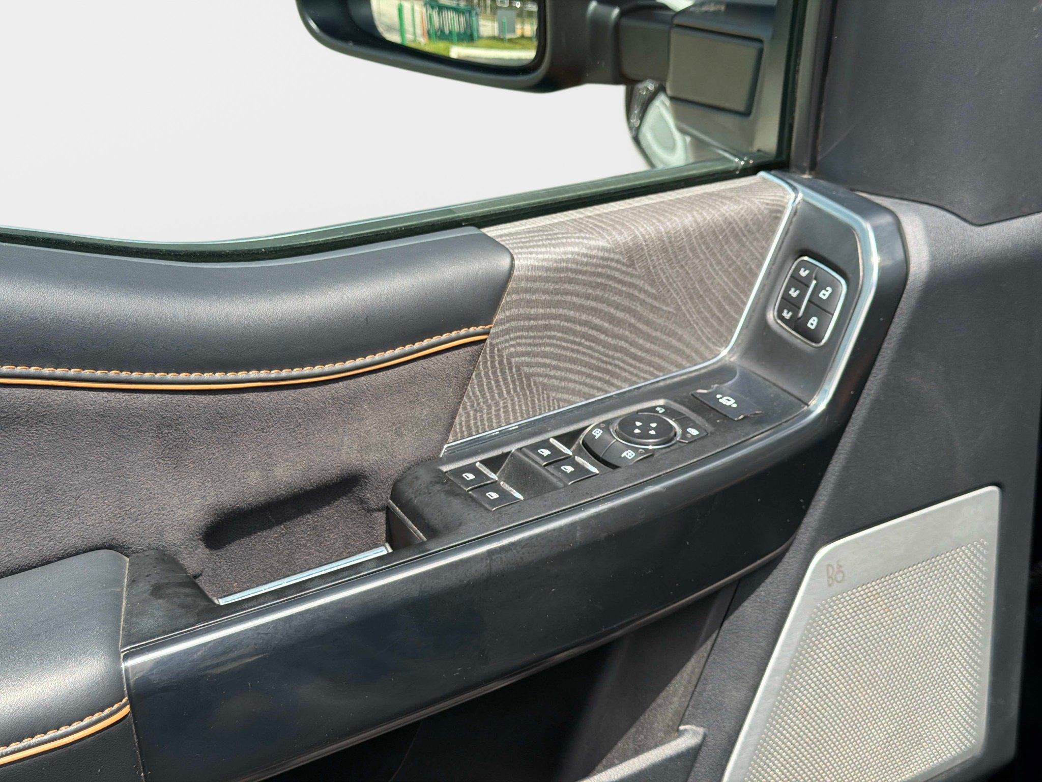 Used 2024 Ford F350 Platinum AWD/4WD image 31