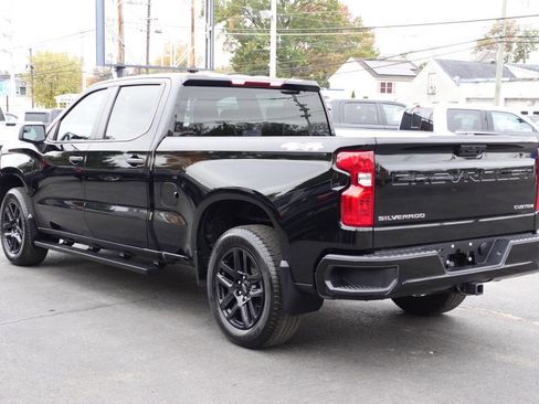 Used 2023 Chevrolet Silverado 1500 Custom image 2