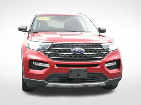 Used 2022 Ford Explorer XLT w/ Equipment Group 202A AWD/4WD image 3