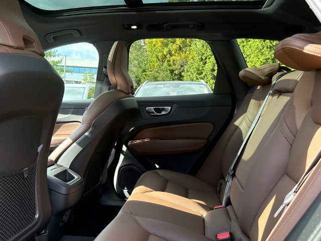 Certified 2024 Volvo XC60 B5 Plus w/ Climate Package AWD/4WD image 21