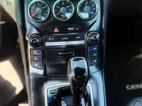 Used 2015 Hyundai Genesis 3.8 RWD image 15