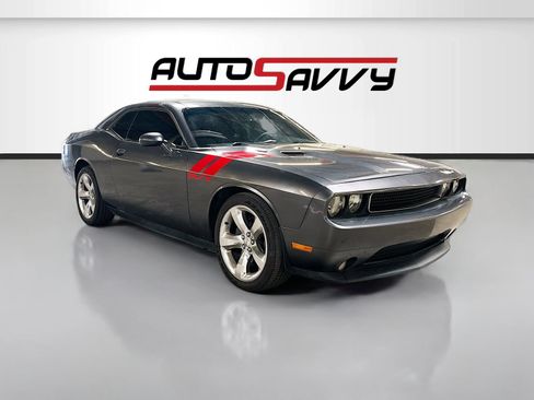Used 2013 Dodge Challenger R/T RWD image 1