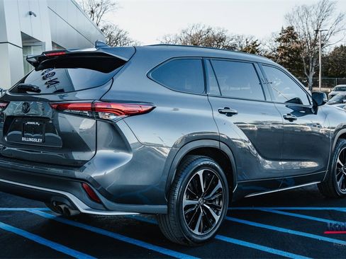 Used 2022 Toyota Highlander XSE image 4