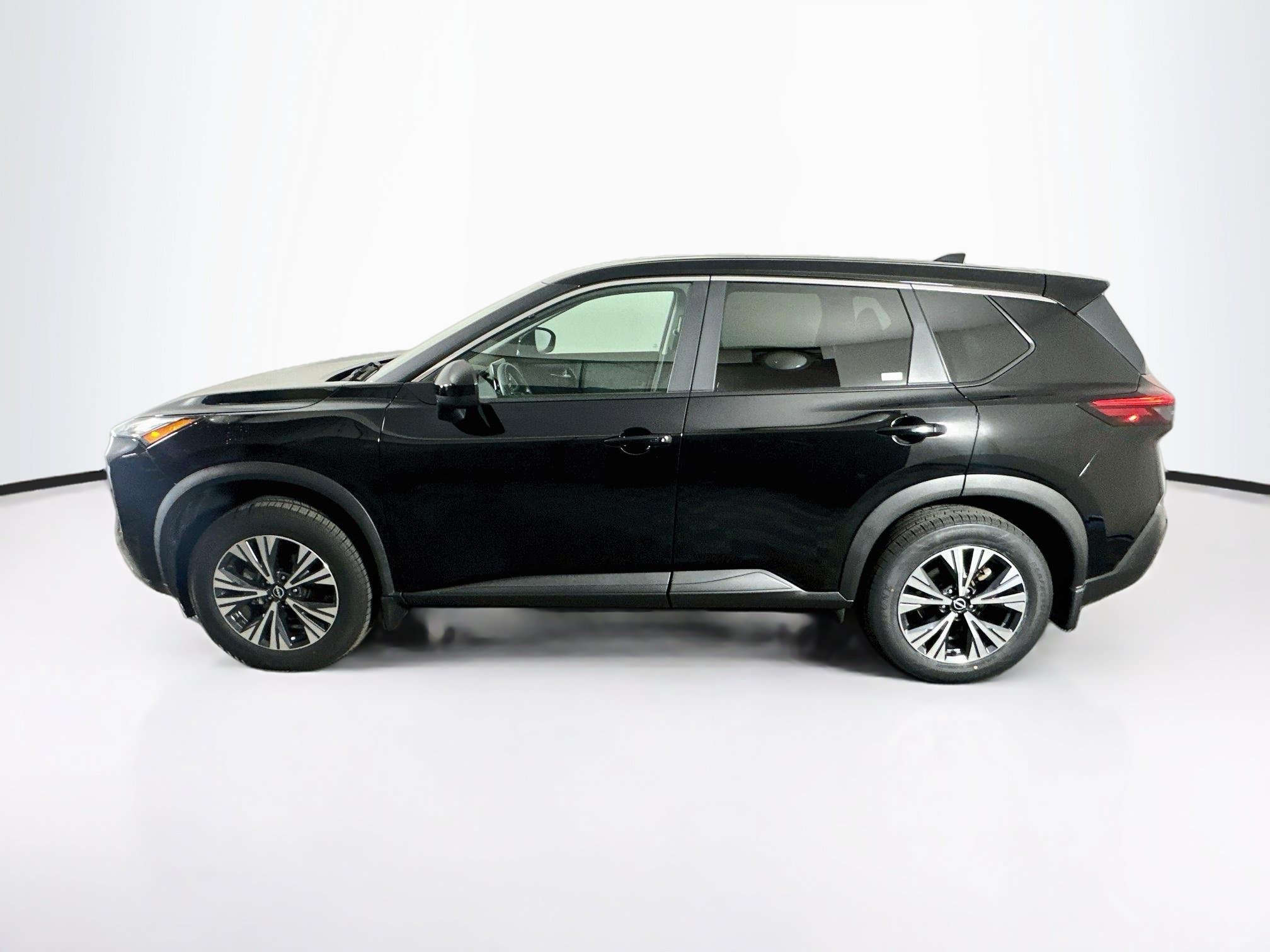 Used 2023 Nissan Rogue SV FWD image 4