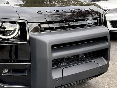 New 2026 Land Rover Defender 110 S image 34