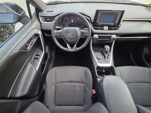 Certified 2022 Toyota RAV4 SE image 6