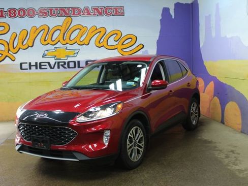 Used 2022 Ford Escape SEL w/ Technology Package image 2